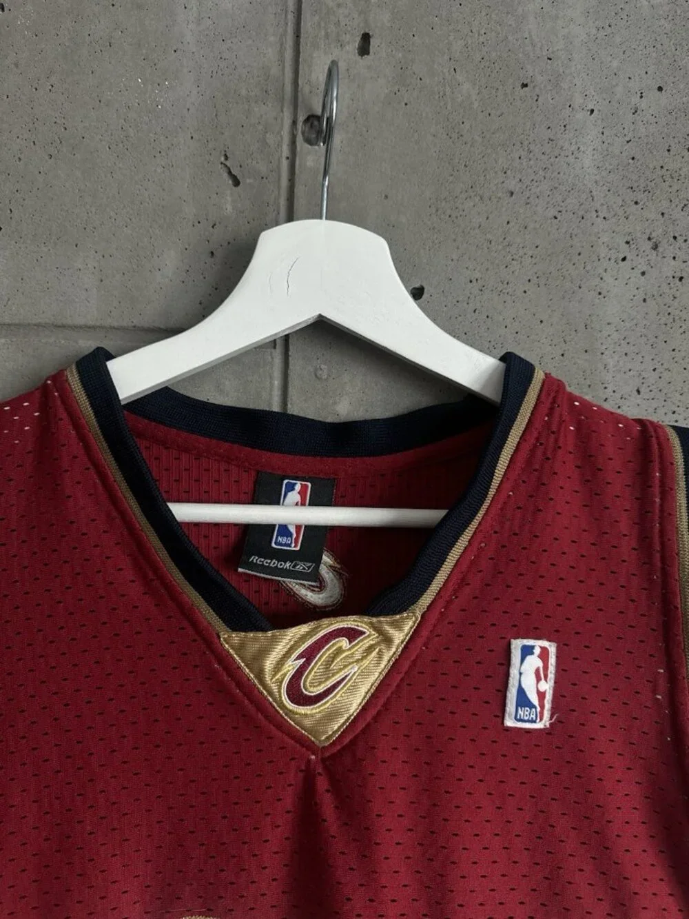 Vintage Reebok Cleveland Cavaliers LeBron James Jersey Men’s M NBA - Picture 4 of 7